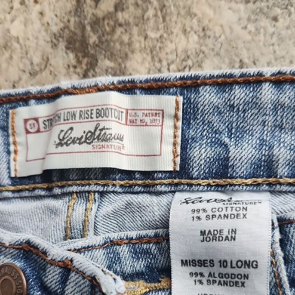 Levi's Light Blue Straight Leg Jeans - Picture 2 of 6